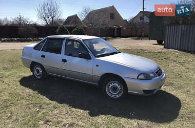 Седан Daewoo Nexia 2013 в 