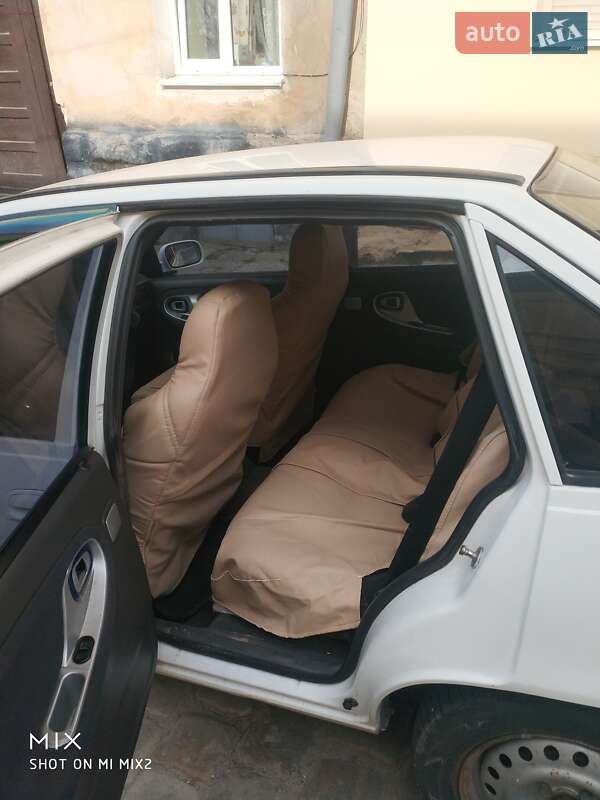 Седан Daewoo Nexia 1997 в Львові