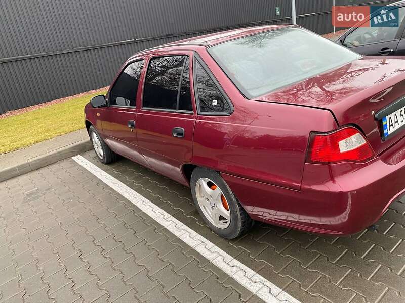 Седан Daewoo Nexia 2011 в Киеве