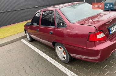 Седан Daewoo Nexia 2011 в 