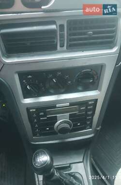 Седан Daewoo Nexia 2012 в 