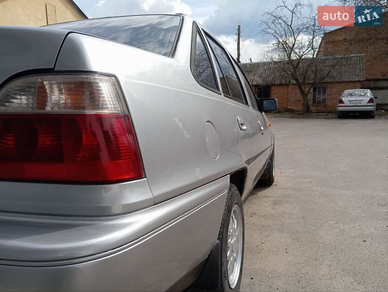 Седан Daewoo Nexia 1995 в Калинівці