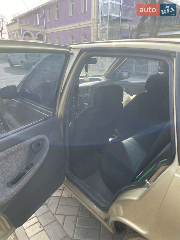 Седан Daewoo Nexia 2006 в Доброславе