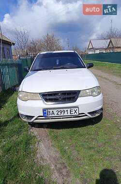 Седан Daewoo Nexia 2011 в 