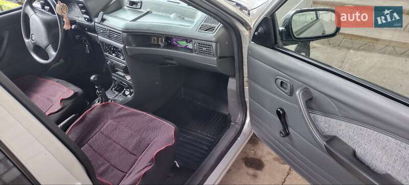 Седан Daewoo Nexia 2004 в Днепре