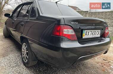 Седан Daewoo Nexia 2011 в 