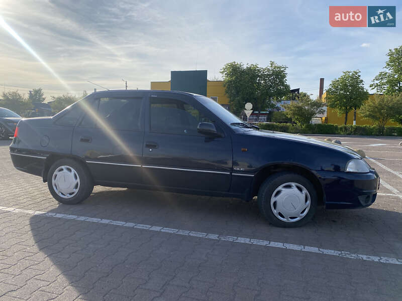 Седан Daewoo Nexia 2008 в Житомире