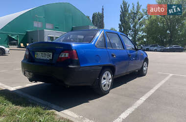 Седан Daewoo Nexia 2011 в 