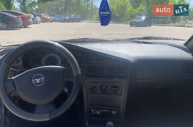 Седан Daewoo Nexia 2011 в 
