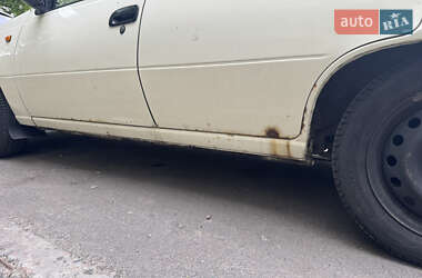 Седан Daewoo Nexia 2011 в 