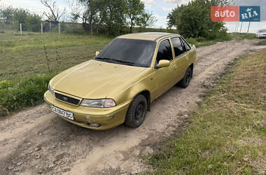 Седан Daewoo Nexia 1998 в Рівному