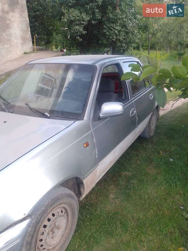 Седан Daewoo Nexia 1995 в Монастириській