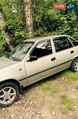 Седан Daewoo Nexia 2006 в 