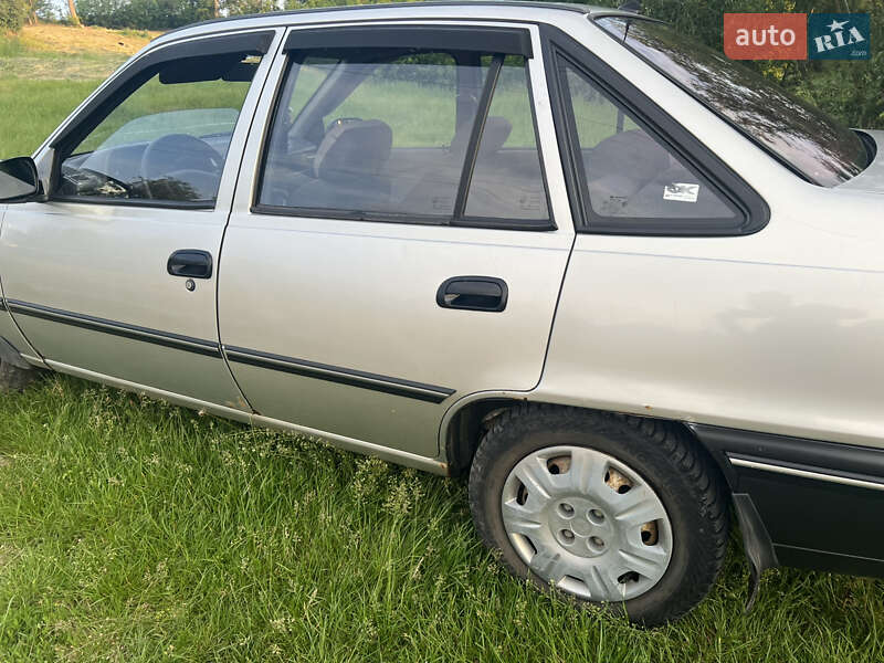 Седан Daewoo Nexia 2007 в Теплике