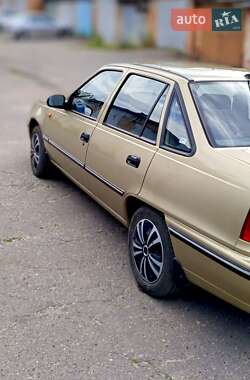 Седан Daewoo Nexia 2008 в Полтаві