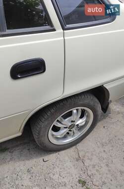 Седан Daewoo Nexia 2008 в 
