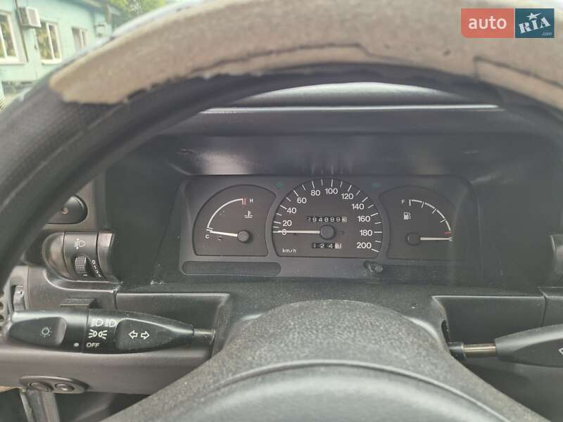 Седан Daewoo Nexia 2005 в Киеве