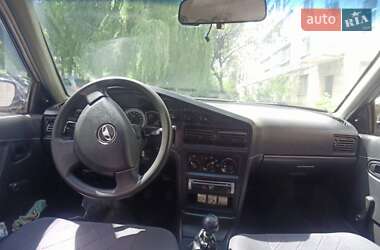 Седан Daewoo Nexia 2011 в 