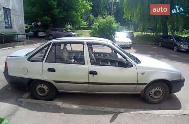 Седан Daewoo Nexia 2011 в 
