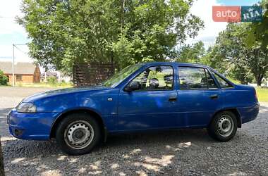 Седан Daewoo Nexia 2010 в 