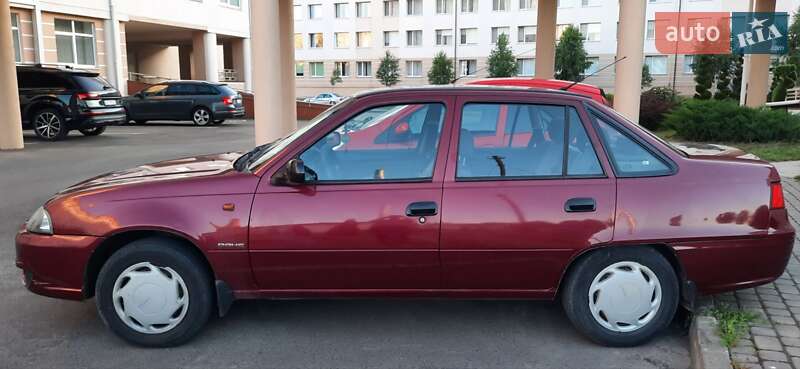 Седан Daewoo Nexia 2008 в Луцке