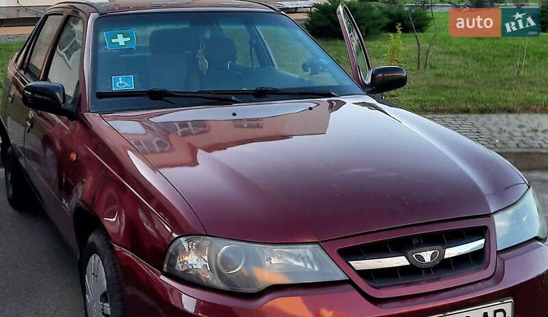 Седан Daewoo Nexia 2008 в 