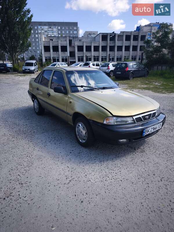 Седан Daewoo Nexia 2007 в Вараше