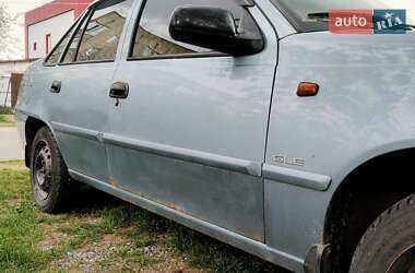 Седан Daewoo Nexia 2011 в 