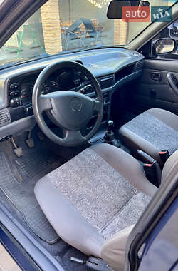 Седан Daewoo Nexia 2007 в 