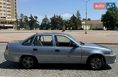 Седан Daewoo Nexia 2012 в 