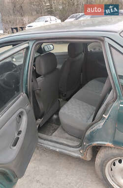 Седан Daewoo Nexia 1997 в 