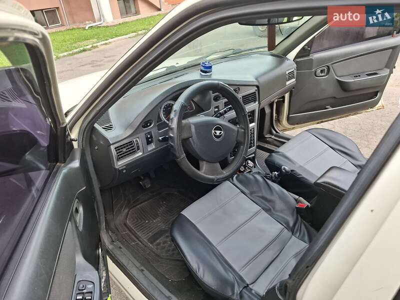 Седан Daewoo Nexia 2012 в Новгород-Сіверському