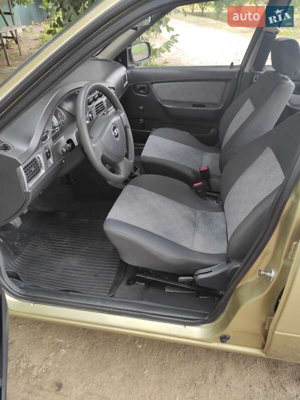 Седан Daewoo Nexia 2009 в Олександрії