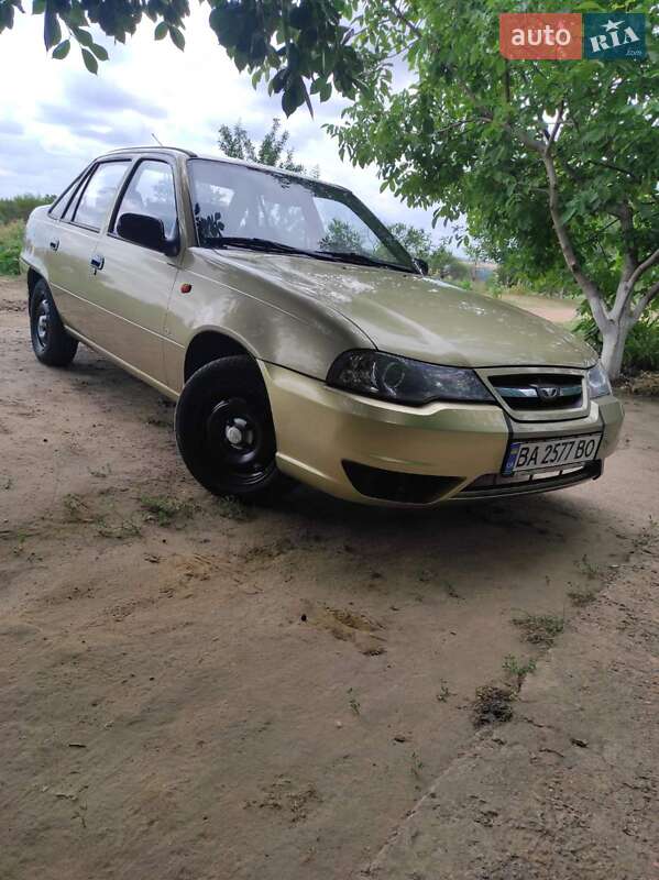 Седан Daewoo Nexia 2009 в Олександрії