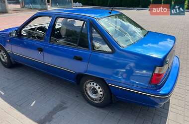Седан Daewoo Nexia 2008 в 