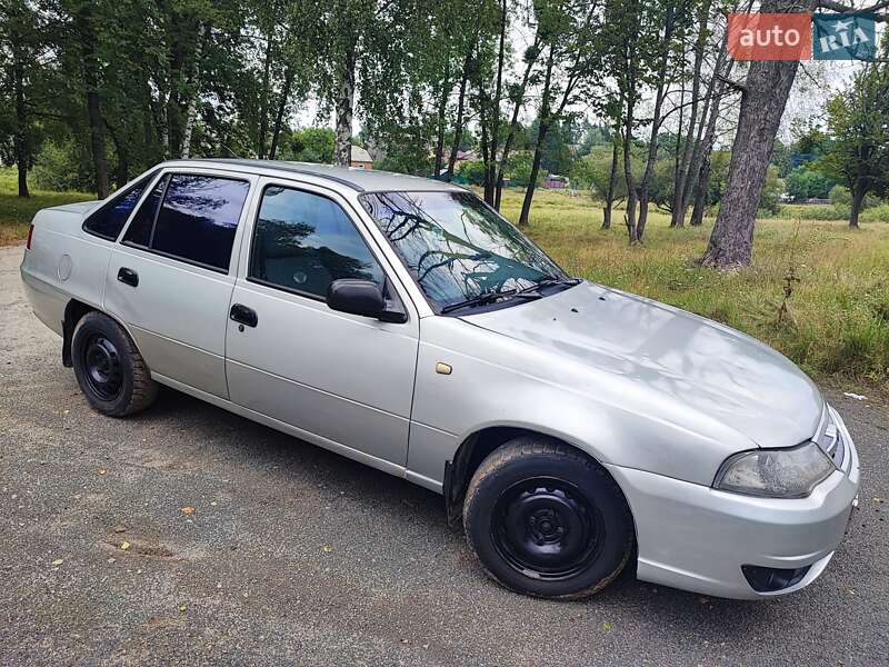 Седан Daewoo Nexia 2008 в Малине