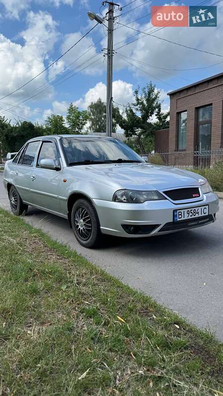 Седан Daewoo Nexia 2012 в 