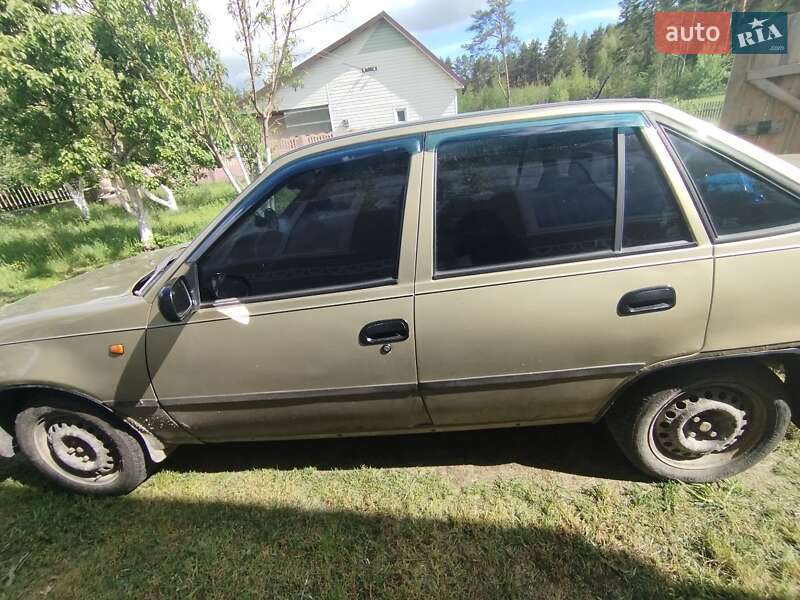 Седан Daewoo Nexia 2011 в Довбыше