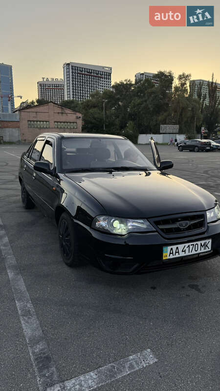 Седан Daewoo Nexia 2012 в 