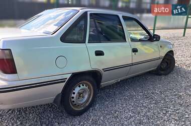 Седан Daewoo Nexia 2004 в 