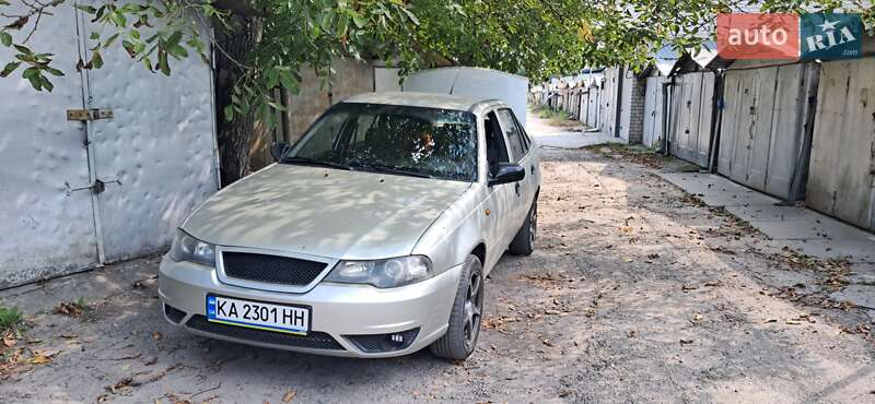 Седан Daewoo Nexia 2008 в Киеве