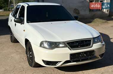 Седан Daewoo Nexia 2011 в 
