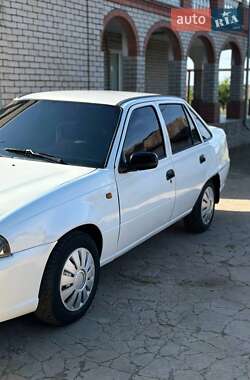 Седан Daewoo Nexia 2011 в 