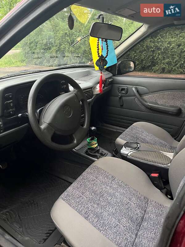 Седан Daewoo Nexia 2007 в Нежине