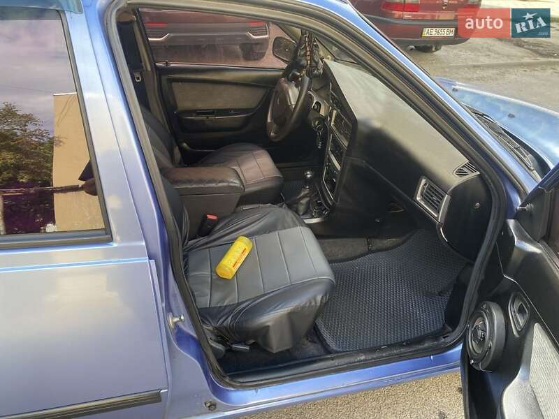 Седан Daewoo Nexia 2008 в Дніпрі