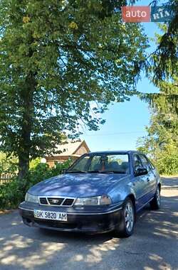 Седан Daewoo Nexia 2008 в Дубровице