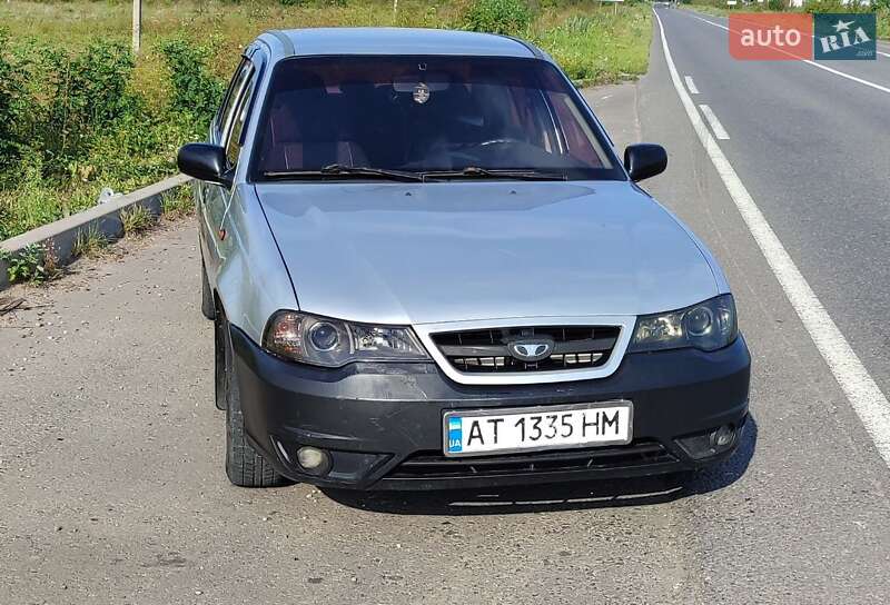 Седан Daewoo Nexia 2011 в 