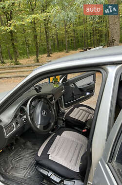 Седан Daewoo Nexia 2011 в 