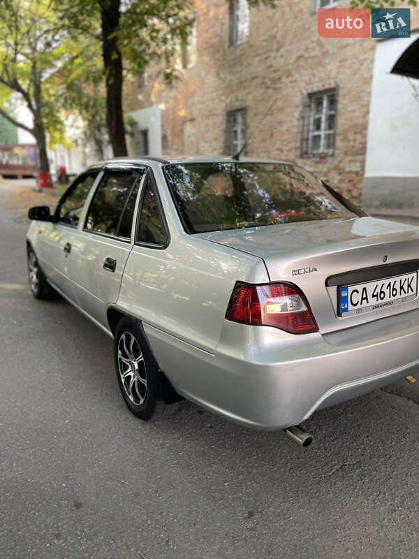 Седан Daewoo Nexia 2011 в Умани
