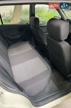 Седан Daewoo Nexia 2011 в 